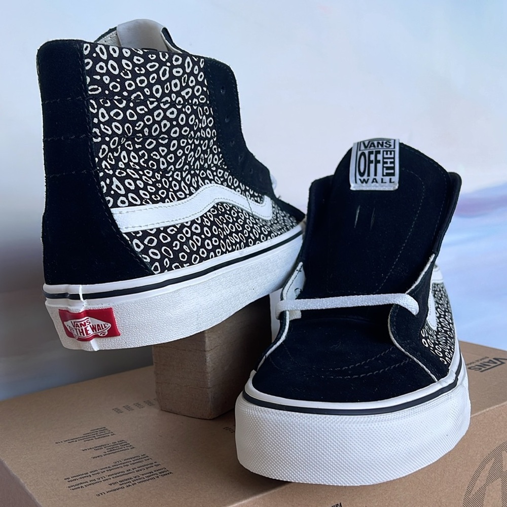 Vans Men’s Sk8-Hi 38 Deco
Sting Ray Black/Vintage White 
VN0A4BX64WM
Sneakers - Picture 9 of 16